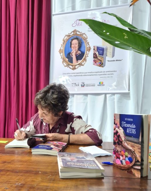 api-modulos/fotos/img/galeria_cat_culturais_540/540/13675/LANÇAMENTO DO LIVRO TECENDO AFETOS, DE IDÊ FERREIRA, 14.05.2026 (7).jpg
